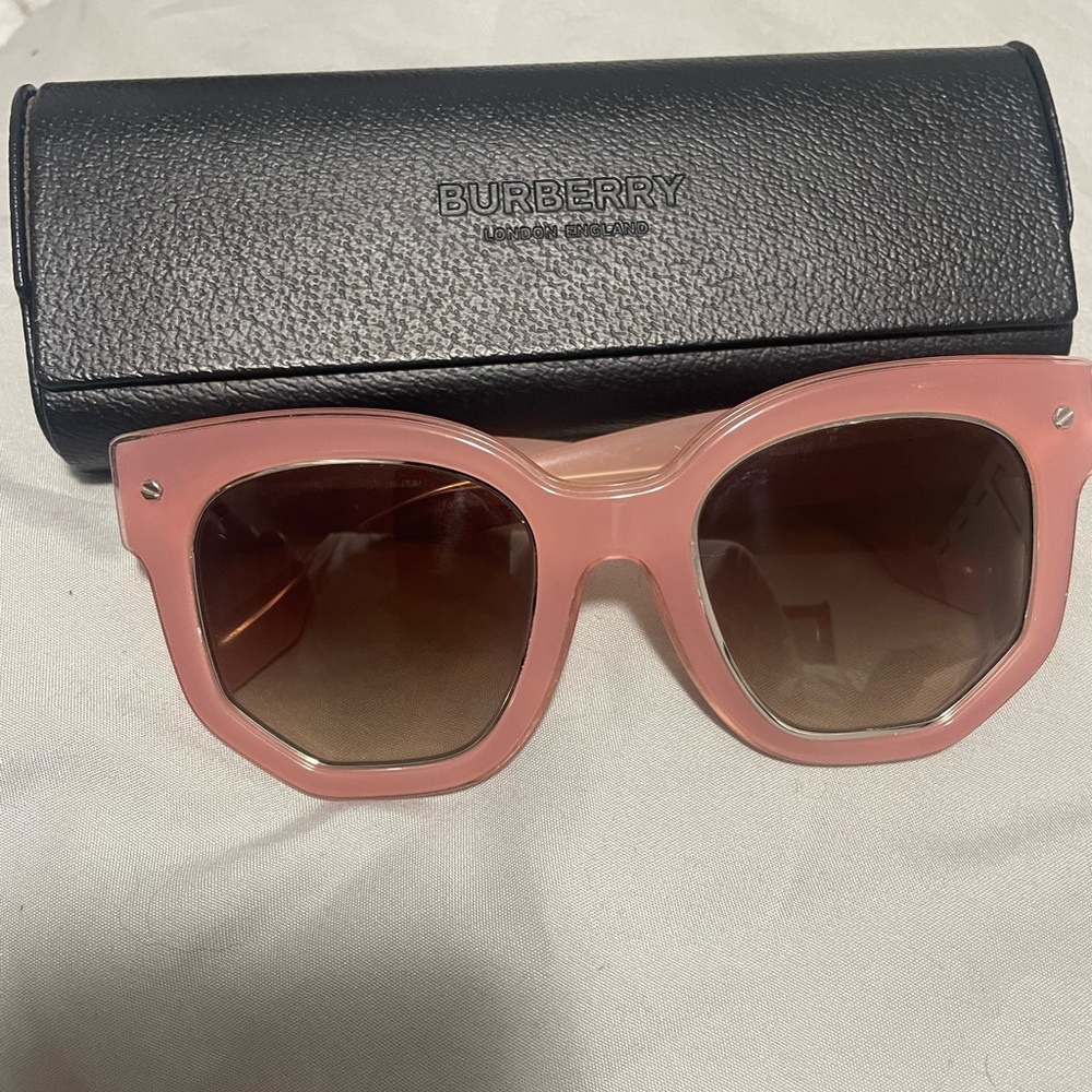 Burberry sunglasses - Picture 9 of 9